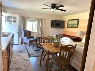 The Pearl Inn Bed and Breakfast - Ilwaco - 1