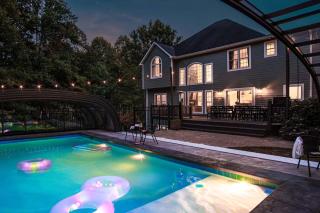 Slide Speakeasy Movie Room Hot Tub Games Villa - Candler - 0