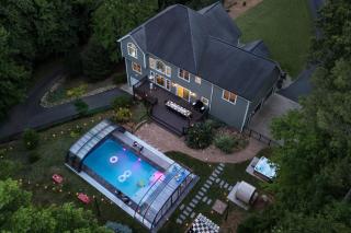 Slide Speakeasy Movie Room Hot Tub Games Villa - Candler - 9