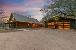 Shady Lane Lodge: Hot-Tub and Game Room Wheelchair Access - Fredericksburg - 9