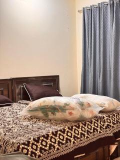 Sentiments Hotel - - 0