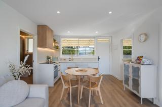 Luxury Lakeside Landing - 4