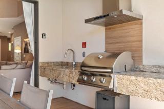 Sophisticated Family Villa | Spacious 4BR, Prime Disney Area Location! - 0