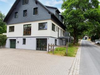 Spacious semi-detached house with wood stove located directly on the Rennsteig - Eisfeld - 6