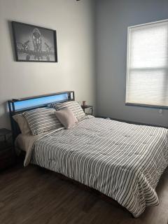 NEW 1BR Luxury Condo Private Balcony 303 - Kalamazoo - 9