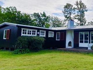 Cozy Seaside Getaway in Grankullavik - 4