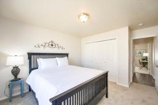 True Blue Family Home - Meridian - 4