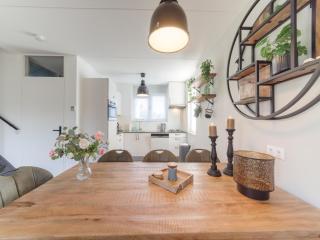 Holiday Home in Quiet Park with Garden - Wemeldinge - 7