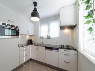 Holiday Home in Quiet Park with Garden - Wemeldinge - 8