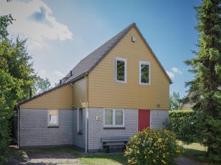 Holiday Home in Zeeland with Garden Terrace - Wemeldinge - 2