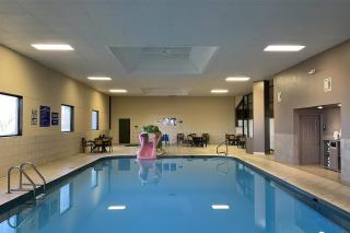 AmericInn by Wyndham Watertown - Watertown - 7