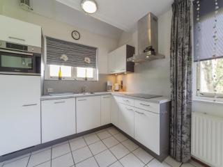 Holiday Home in Zeeland with Spacious Garden - Wemeldinge - 8