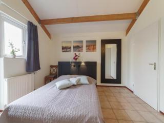 Holiday Home in Quiet Park with Garden - Wemeldinge - 1