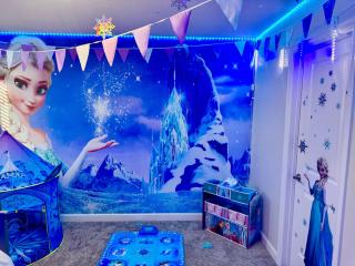 Disney StarWars Lucury themed home resort Gameroom Pool 20 min to Disney World dw3 - 6