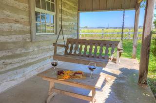 Historic Log Cabin Retreat Near Town on 5 Acres! - Fredericksburg - 7