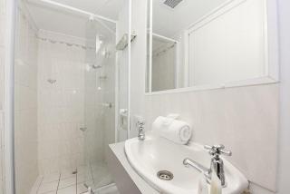 Lindomare Unit 8, 11 Orvieto Tce, Kings Beach - Caloundra - 2
