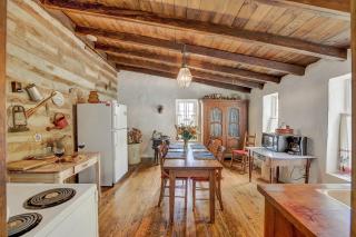 Historic Log Cabin Retreat Near Town on 5 Acres! - Fredericksburg - 5