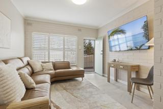 Bright 2-Bed Apartment Steps from Largs Bay Beach - 0