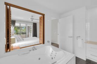 Turquesa Tides - Beachfront Resort Living - 1