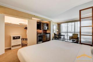 MGM Signature-03-611 Strip View Jacuzzi Studio - Las Vegas - 3
