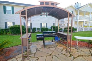 3b/2b w/ Pool & Tennis Court, Sleeps 6 - 1
