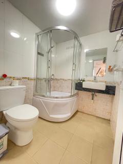1332 BR Apt Chilling close Ho Tay sunlight - Hanoi - 7