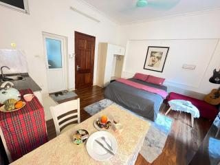 1332 BR Apt Chilling close Ho Tay sunlight - Hanoi - 4