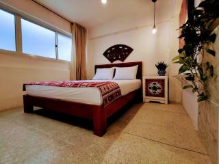 Lumphini 3 Teakwood red at Steamy Location - Bangkok - 4