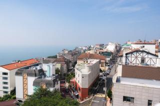 Double-decker pension Ocean view duplex with a view of Cheongsapo Beach train #High-rise view#Ocean front view - Busan - 9