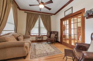 Charming Historic Home one block from MainSt - Fredericksburg - 9