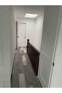 Laguardia Room 2 - 3