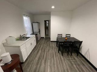 Laguardia Room 2 - 2