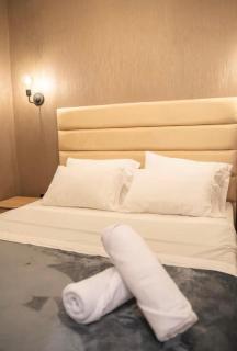 Beautiful 2BR Party Pad w Jacuzzi in Provenza - Medellín - 0