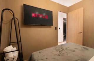 Beautiful 2BR Party Pad w Jacuzzi in Provenza - Medellín - 4