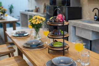 Gorgeous 6 beds, 14 pax in the heart of Seminyak - 2