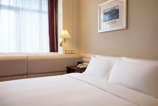 Crowne Plaza Hotel & Suites Landmark Shenzhen by IHG - Nearby Luohu Border, Indoor heated swimming pool, Complimentary Welcome Drink - Shenzhen - 1
