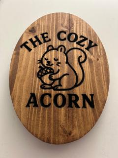 The Cozy Acorn Cascade Lake Retreat - 7