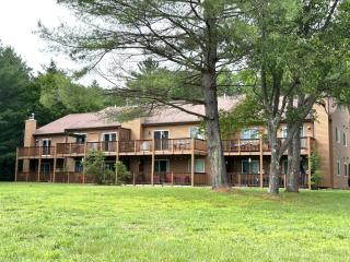 Lincoln White Mountain Retreat-2BR, Loon Mnt, King bed, Monthly Rental - 0
