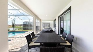 Elegant Retreat with Private Pool & Spa - Kissimmee - 9
