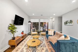 Near Downtown Midtown Pets Wifi Tvs Games - Houston - 0