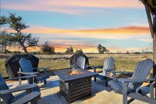 Wine Country Cottage with Scenic Hill Country Views - Tivydale - 2