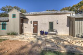 Arbor Inn-2 Blocks to Main Street! - Fredericksburg - 5