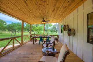 3 Acres of Luxury and Views in Fred Wine Country! - Fredericksburg - 8
