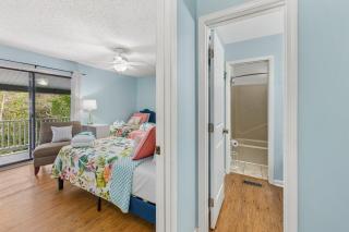 Short Walk to The Beach! Community Pool! Sleeps 6! - 8