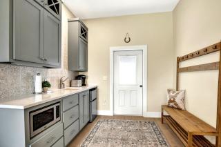 Luxury Homes! With a Pool-Jacuzzi-Outdoor Kitchen! - Fredericksburg - 5