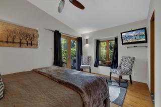 Arbor Inn-2 Blocks to Main Street! - Fredericksburg - 2
