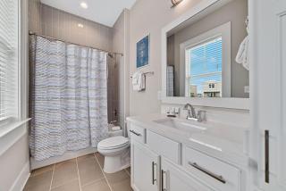 New Listing! Luxury Home, Sleeps 10 w/ Shared Pool - Gulf Shores - 7