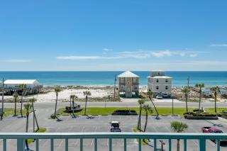 1Br/1Ba Sleeps 4 Near Beach w/ Breathtaking Ocean Views - 8