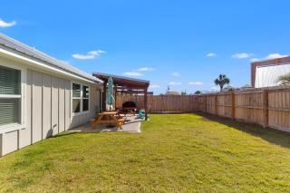 Coral Cabana - 3BD 2BA Home Close to Beach w/ optional Golf Cart! - 3