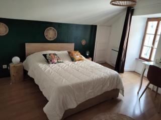 Appartement spacieux en centre ville de Besse - Besse-et-Saint-Anastaise - 2